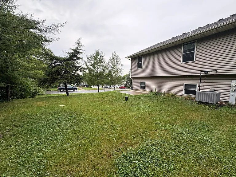 2425 Julianne St — Photo 17