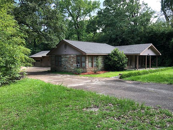 2nd image of 1404 Blankenship Dr