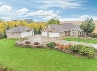 23667 C60, Hinton, IA 51024