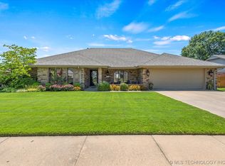 2609 SE Vicksburg St, Bartlesville, OK 74006