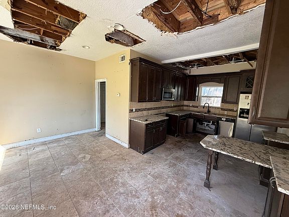 3rd image of 5103 CAMILLE Avenue