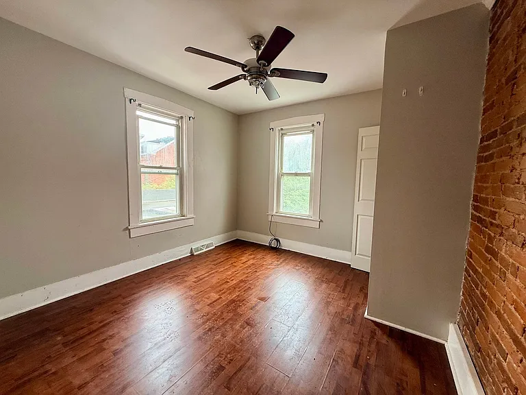 412 W Frederick St — Photo 28