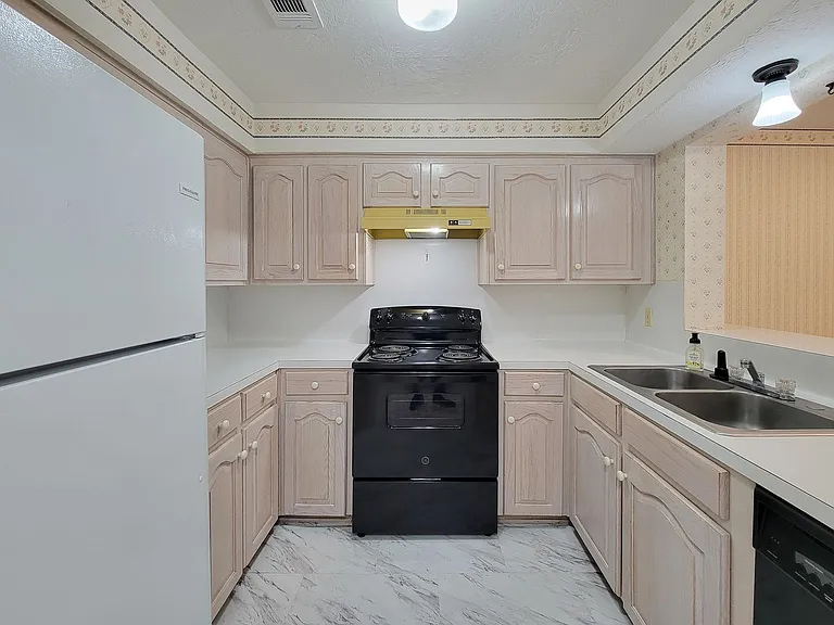 1815 Country Village Blvd — Photo 3