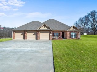 7801 Boysen Dr, Claremore, OK 74019