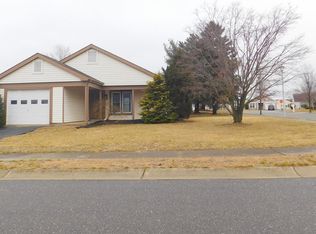 19 Reigate Ln, Manchester, NJ 08759