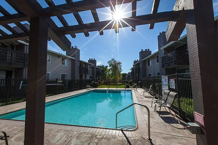 Pool area - 429 W Laurel Dr #429