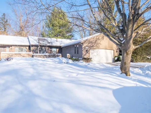 1107 Oak Pointe Dr #48, Waterford, MI 48327