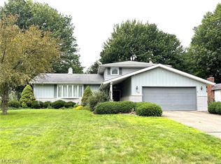 1682 Mendelssohn Dr, Westlake, OH