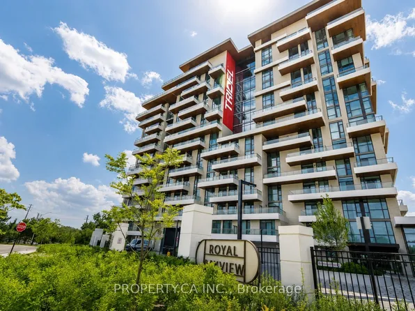 399 Royal Orchard Blvd #422, Markham, ON L3T 3C9