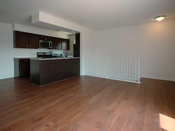 4th image of 1137 Cove Dr #156D