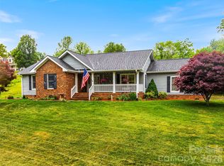 530 Windom Cv, Burnsville, NC 28714