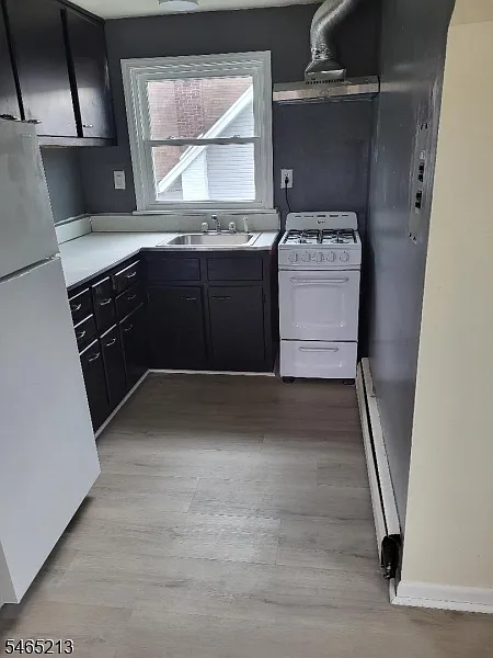 2 bed, 1.0 bath, $1,900 — Photo 3