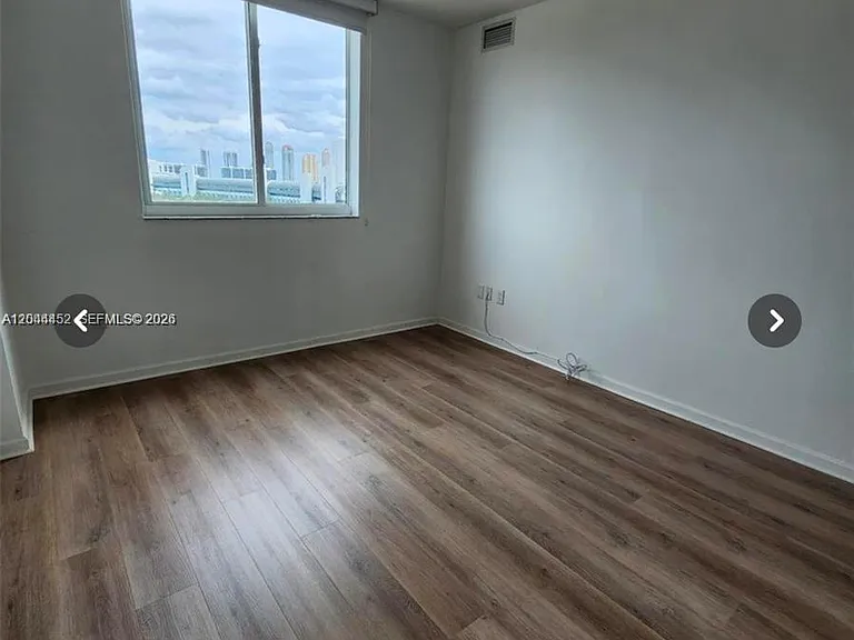18800 NE 29th Ave #1007 — Photo 7
