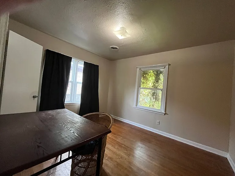728 N Marion Ave — Photo 22