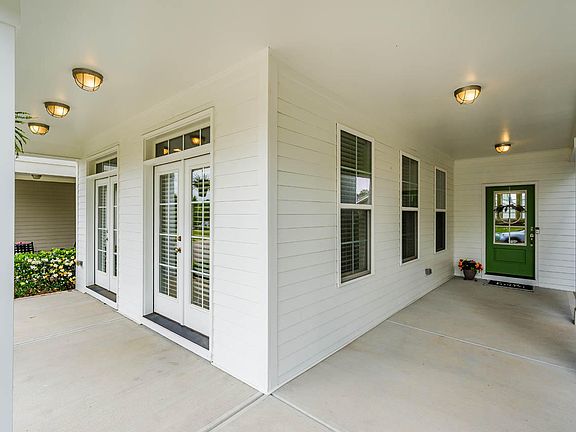 3rd image of 137 Meadows Edge Dr