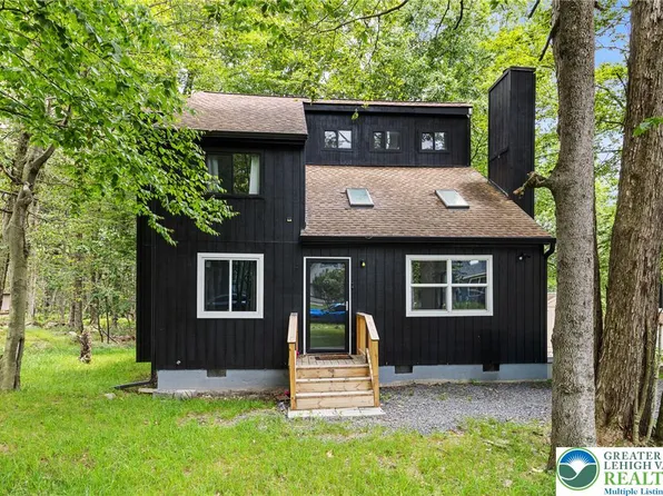 7079 Boulder Ct, Tobyhanna, PA 18466