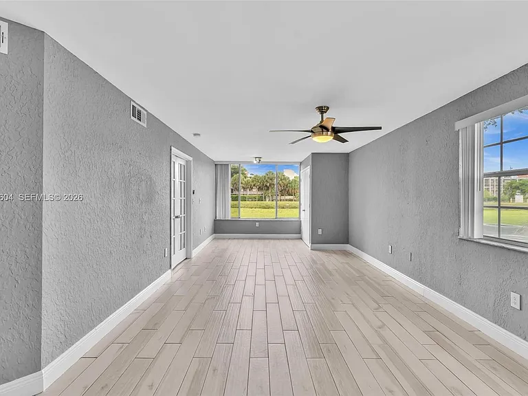2851 N Oakland Forest Dr #111 — Photo 10