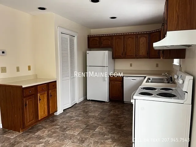2 bed, 896 sqft, $1,650 — Photo 3