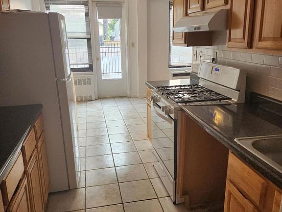 4th image of 45 Davis Ave #2K