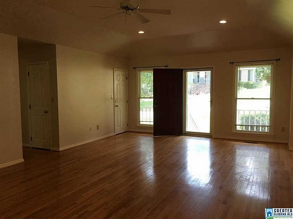 4th image of 114 Pamela Dr