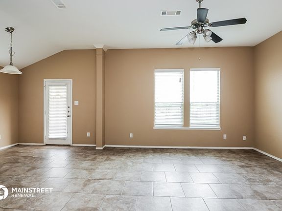 3rd image of 2673 Gardendale Dr