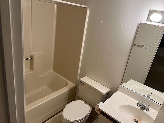 2nd image of 1301 Hampton Blvd APT 108