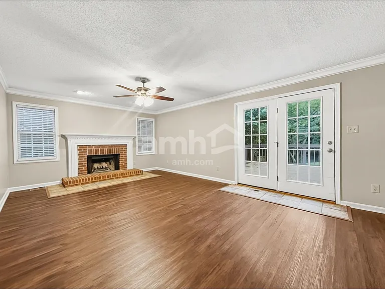 1517 Autumn Ridge Dr — Photo 7