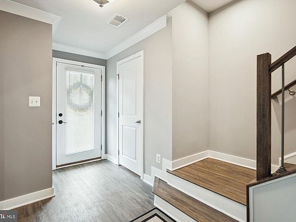 2nd image of 2824 Lewis Ave