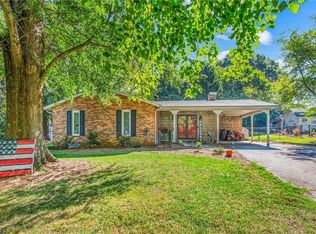 208 Cardinal Ave, Boonville, NC 27011
