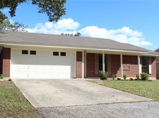 109 Rhoades St, Azle, TX 76020