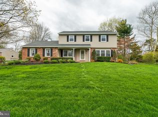 39 Valley View Dr, Fountainville, PA 18923