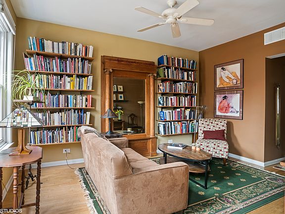 4th image of 3054 N Clifton Ave
