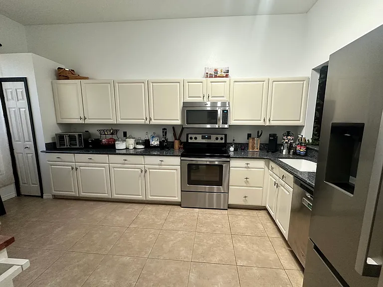 221 Heron St #B — Photo 5