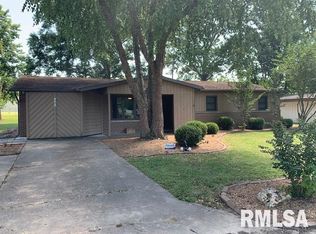 909 Roberta Dr, Murphysboro, IL 62966