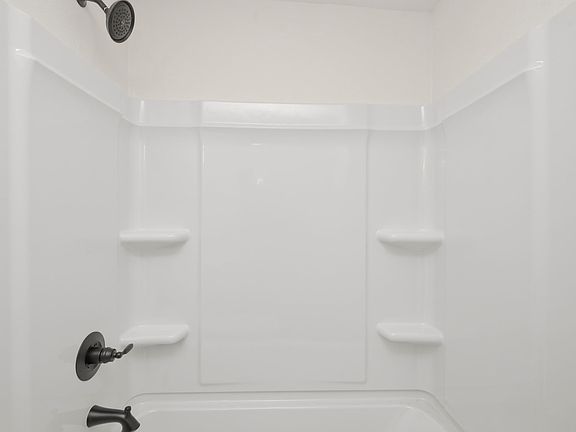 5th image of 377 Tuttle Ave #B