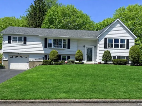 1 Pommel Drive, Newburgh, NY 12550