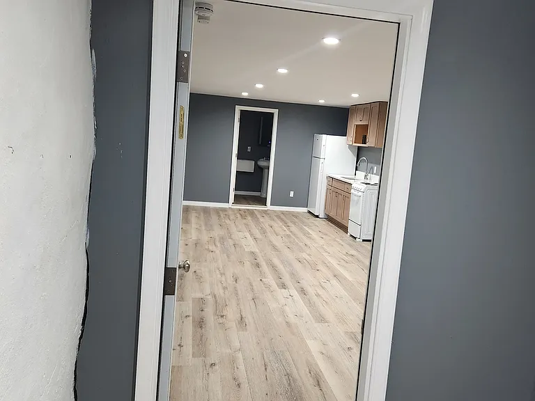 4827 A St #3 — Photo 5
