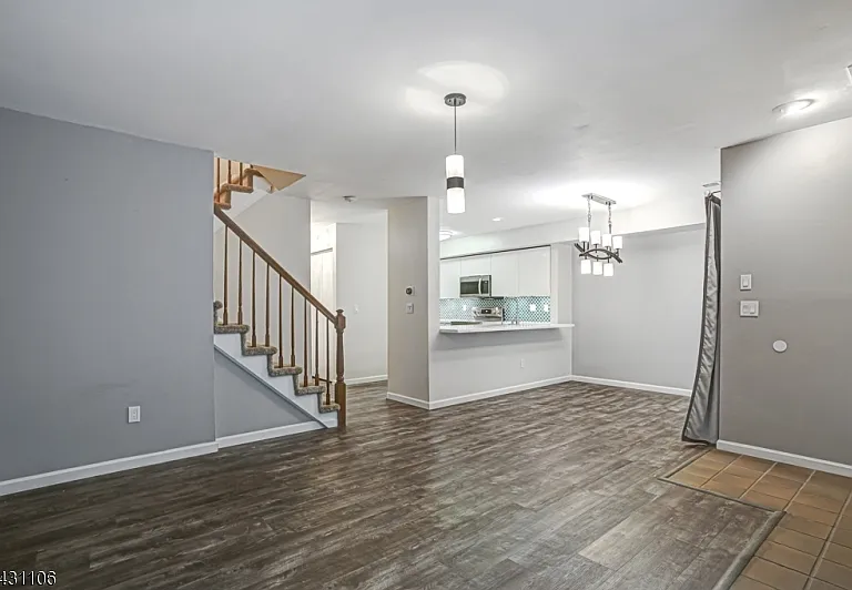 7 Sussex Ct — Photo 18