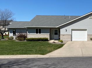 720 S 10th St, Bird Island, MN 55310