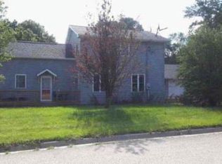 54058 Grapevine Ln, Mankato, MN 56001