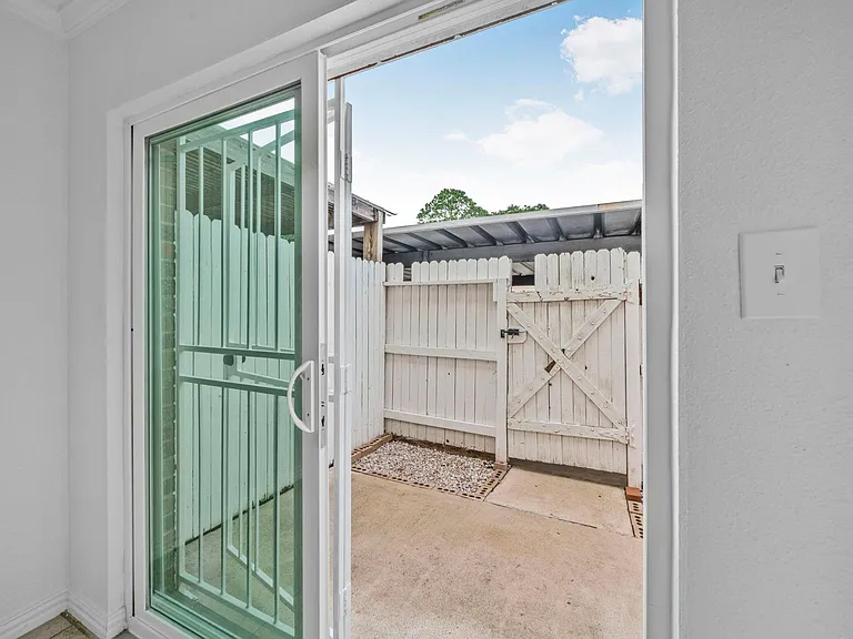 6111 Beverly Hill St #39 — Photo 6