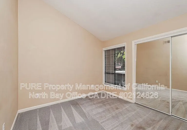 42 Redwood Ct — Photo 17