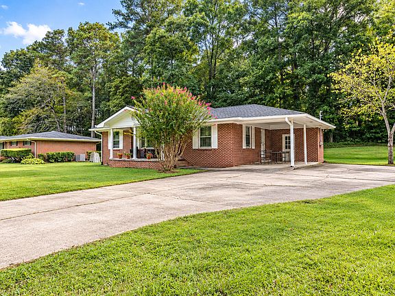 3rd image of 122 Hazel Dr
