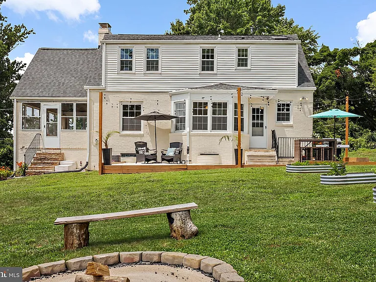 9223 Old Court Rd — Photo 61