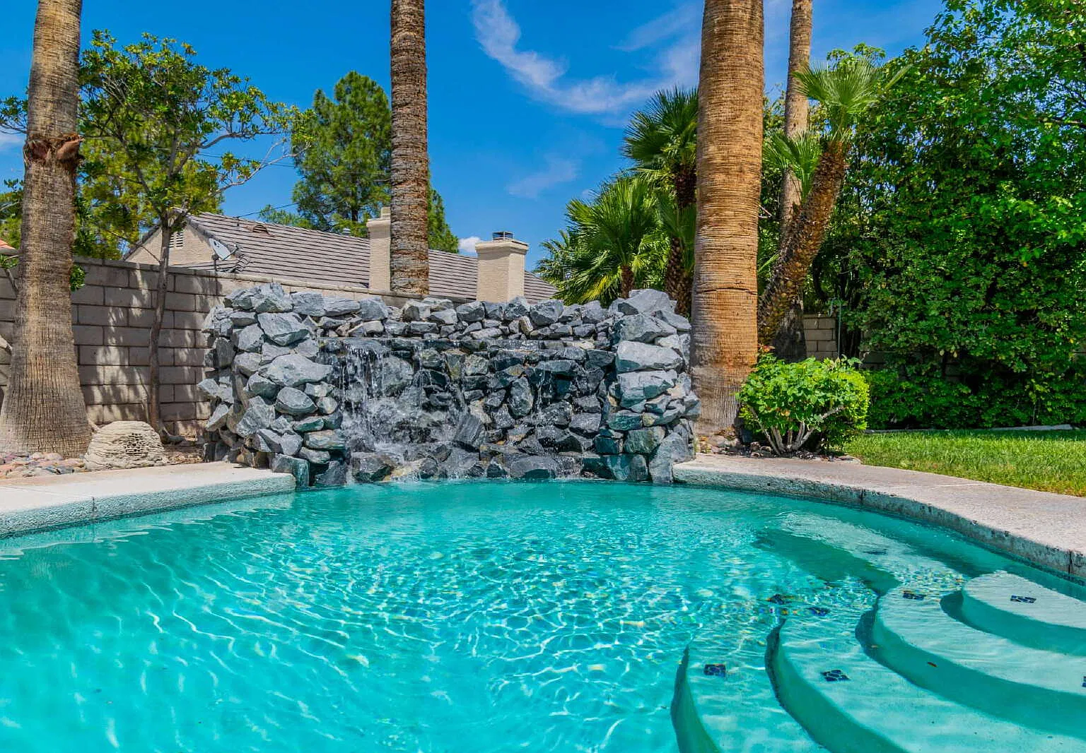 5 bed, 3.0 bath, 3389 sqft, $4,500 — Photo 3