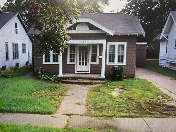 1864 Wood St, Muskegon, MI 49442