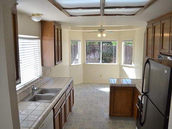 4th image of 1924 Aspen Ct