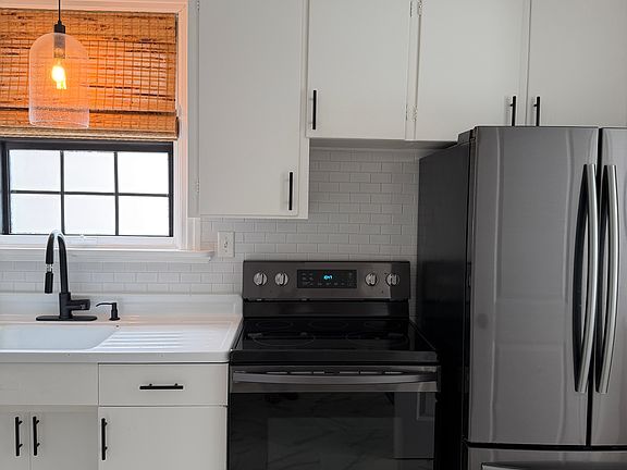 4th image of 116 W 2nd Ave