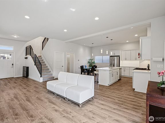 5th image of 7724 16th Avenue SW