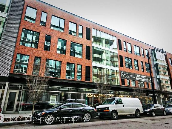 3rd image of 855 N Larrabee St #1213
